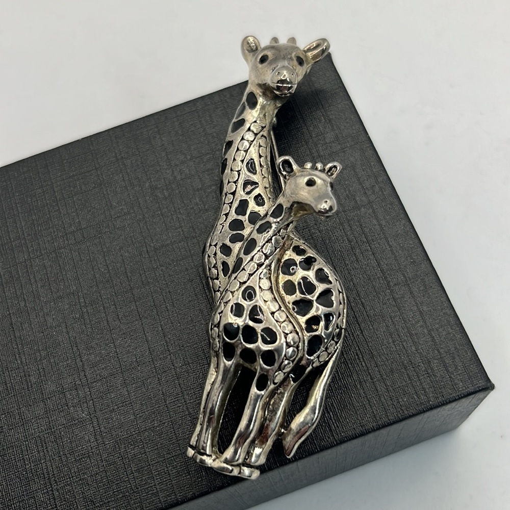VTG Enamel Giraffe Mother & Calf Brooch Pin Silver Fashion Jewelry
